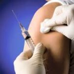 Vacunan preventiva y gratuitamente en la Plaza Roca