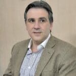 Llaryora entregó subsidio a investigadores de la UNRC