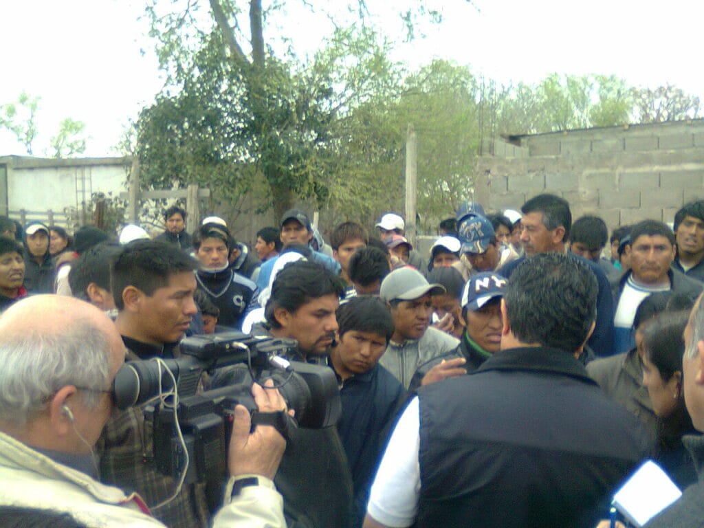 Con un paro la Comunidad Boliviana pide seguridad y garantías