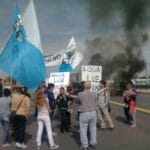 Vecinos del B° Oncativo cortaron el Puente Alberdi en reclamo por el servicio de agua potable