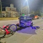 Motociclista herido tras chocar con auto
