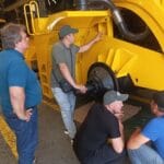 Operadores de Kazajistán visitaron fábricas cordobesas de maquinaria agrícola