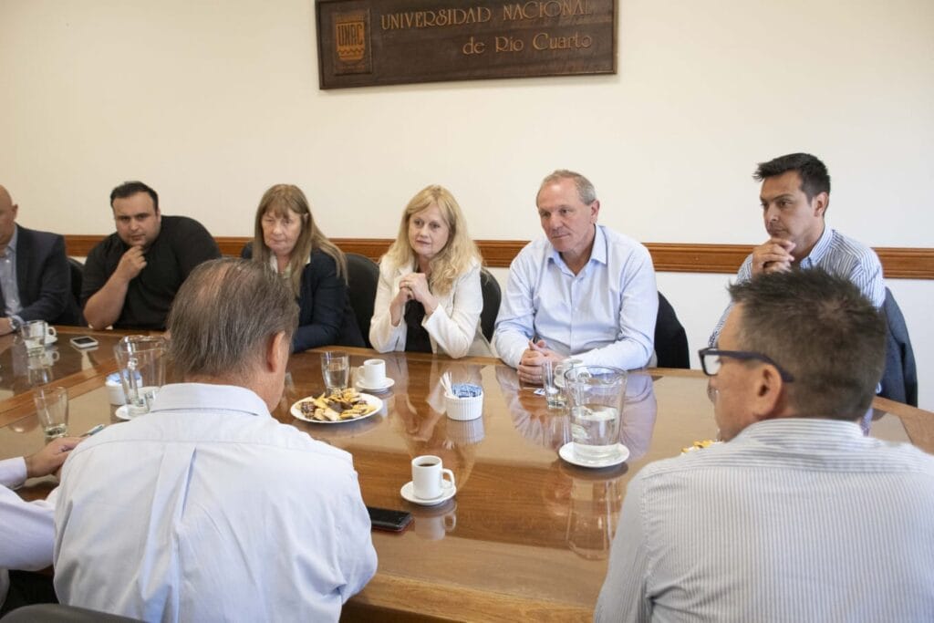 De Rivas se reunió con la Rectora de la UNRC y ratificó su apoyo a la lucha por más presupuesto