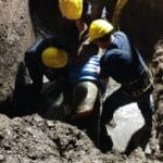 EMOS: Trabajos de mantenimiento sobre la red de agua en el Puente Carretero