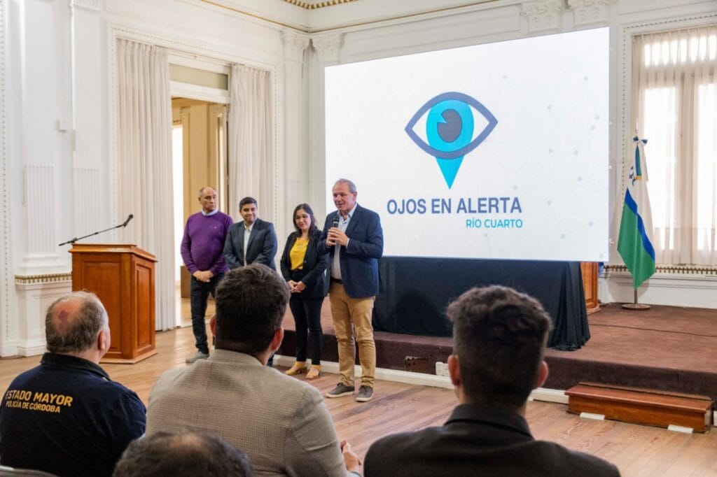 Se pone en marcha «Ojos en Alerta», el programa que incluye al vecino como protagonista
