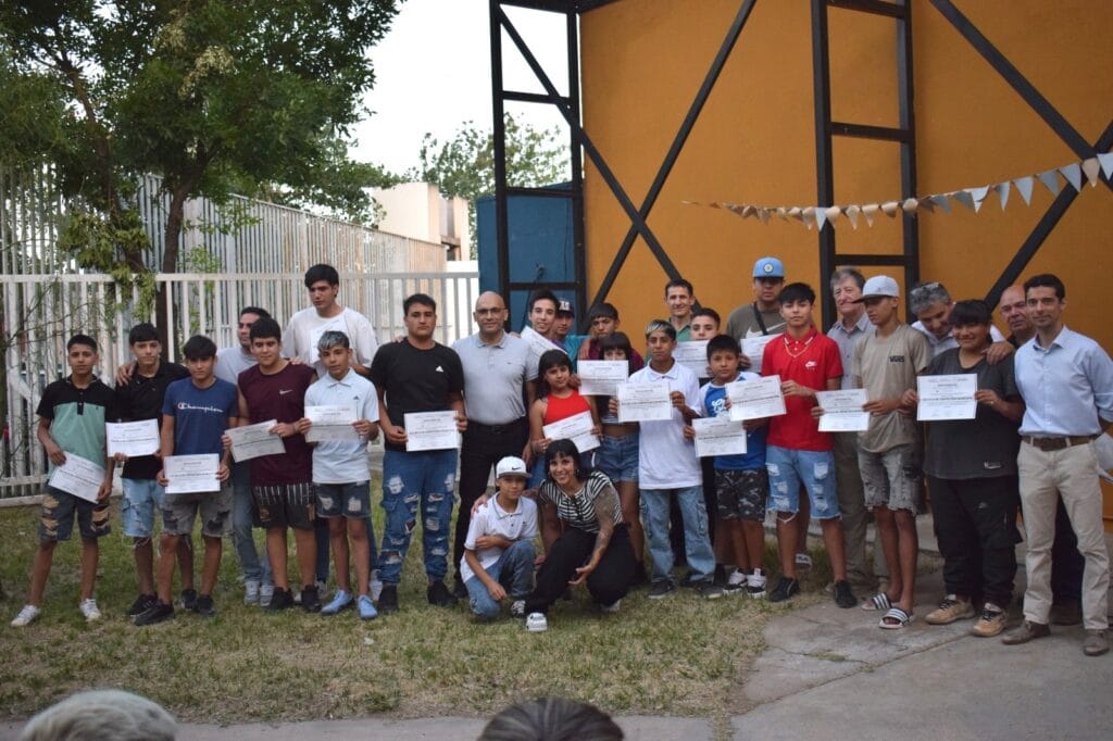 La Escuela de Carpintería entregó 100 certificados en el cierre del ciclo 2024