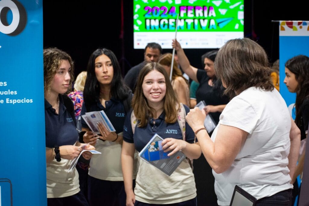 Feria Incentiva: presentaron los datos de la encuesta a estudiantes secundarios