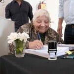 Tras 30 años de espera, vecinos de barrio Limay firmaron sus escrituras