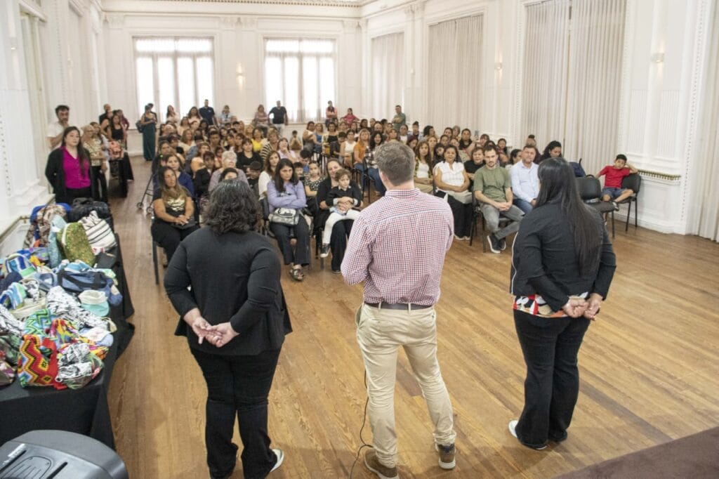 Más de 100 mujeres se capacitaron y recibieron sus certificados de Trama Emprendedora