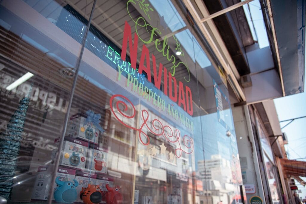 Con promociones, sorteos y música, comenzó la “Navidad Anticipada”