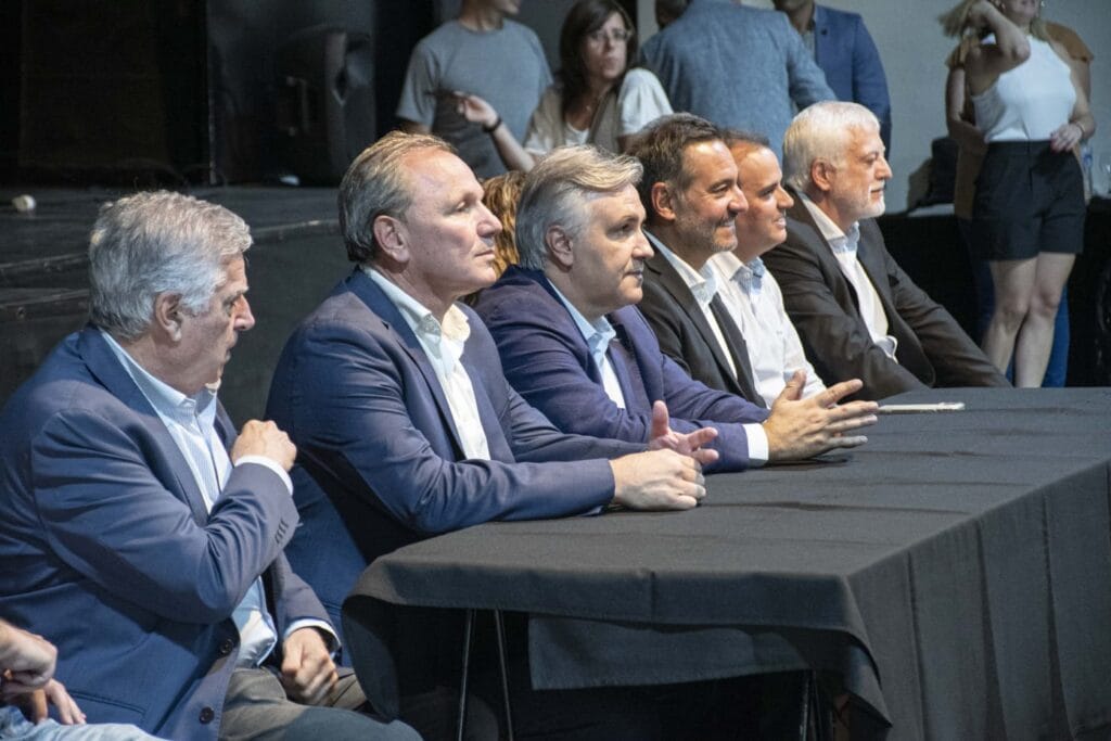 El Gobernador junto al Intendente anunciaron que la avenida Circunvalación sumará dos nuevos tramos