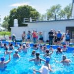 Cientos de personas disfrutan del verano en el piletón del Polideportivo Municipal Nº 2