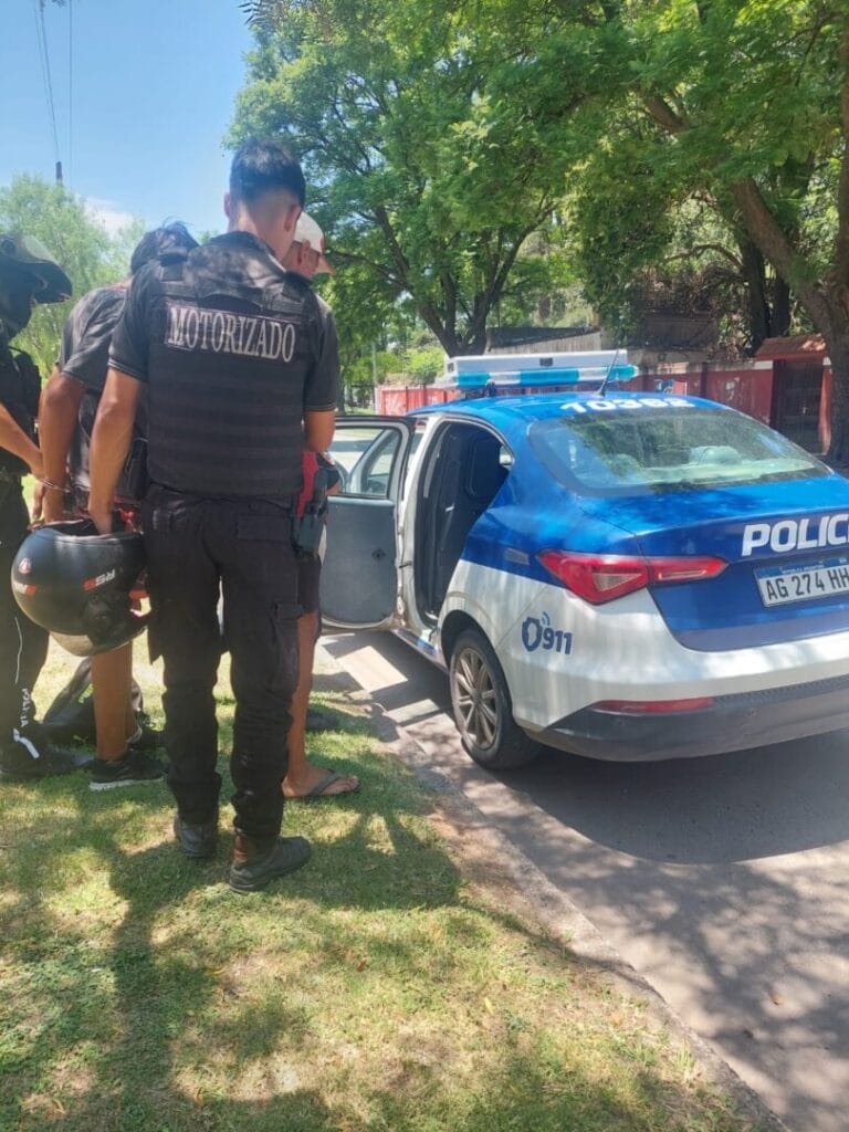 La Guardia local evita robo y la Policía detiene a delincuentes