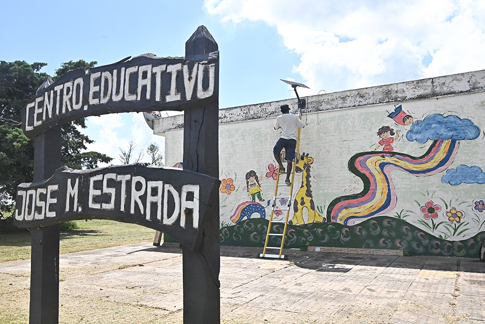 Más de 800 escuelas rurales ya cuentan con internet satelital