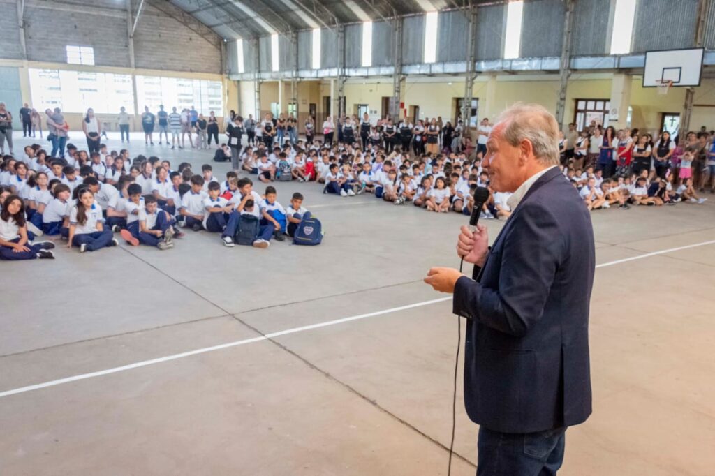 De Rivas participó del inicio del año escolar en la Escuela María Benita Arias