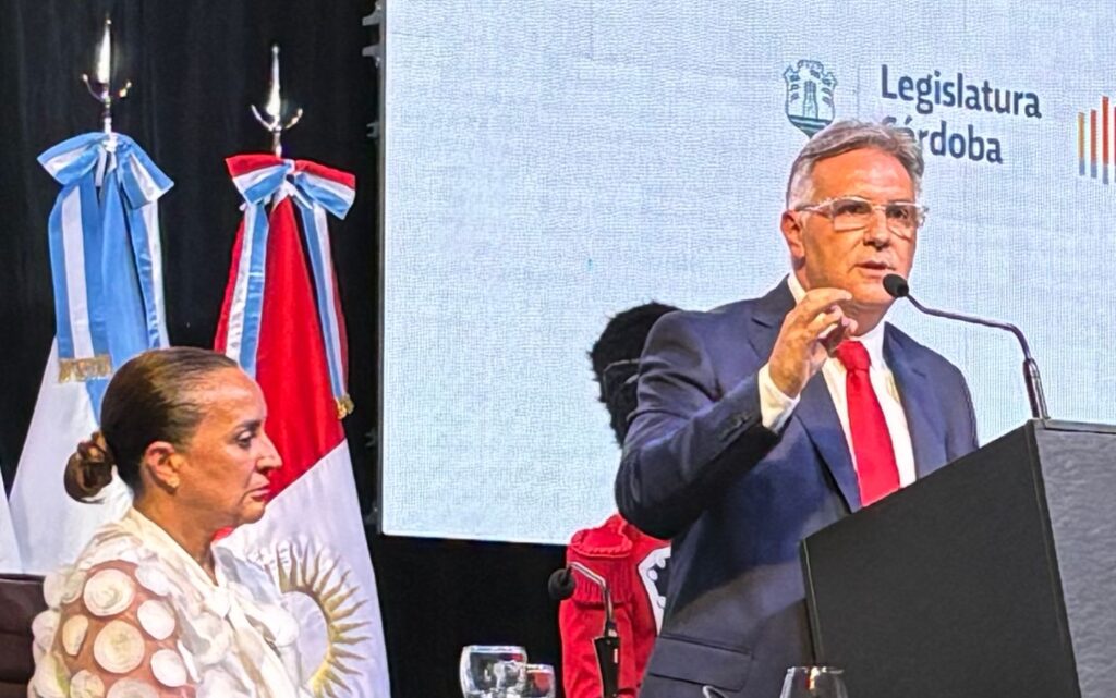 Llaryora: Córdoba revaloriza la fuerza policial