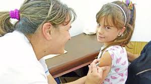 Salud Recomiendan tener las vacunas al día frente al inicio del ciclo lectivo