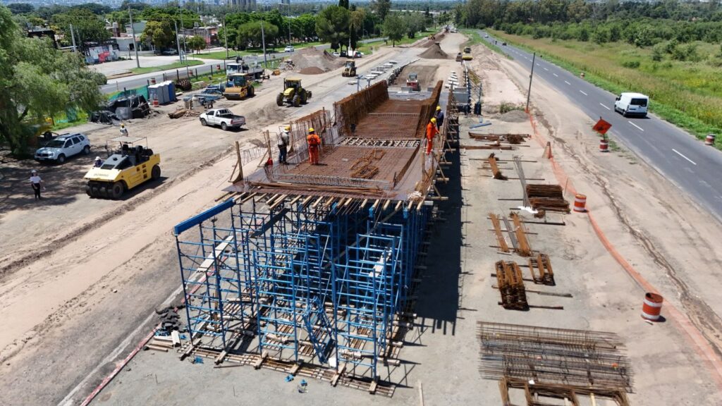 La obra del altonivel en la salida de Valle Escondido ya muestra un avance del 30%