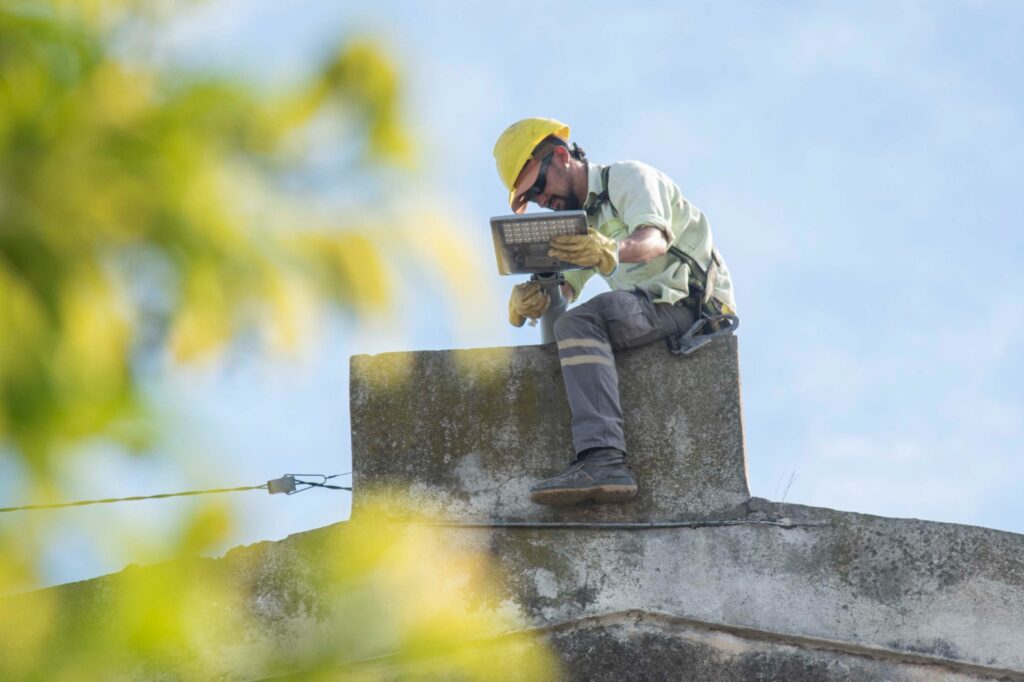 Barrio Ferroviario se enciende con la incorporación de luminarias LED