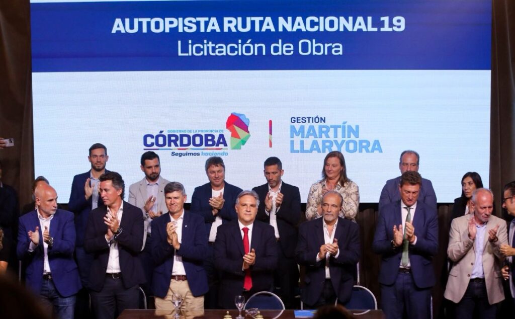 Llaryora anunció que la Provincia culminará la Autopista Nacional Ruta 19