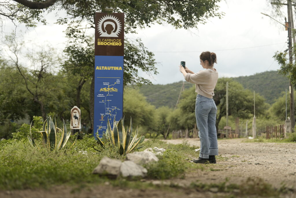El Camino de Brochero dispone ahora de 45 faros que iluminan con información la vida del santo