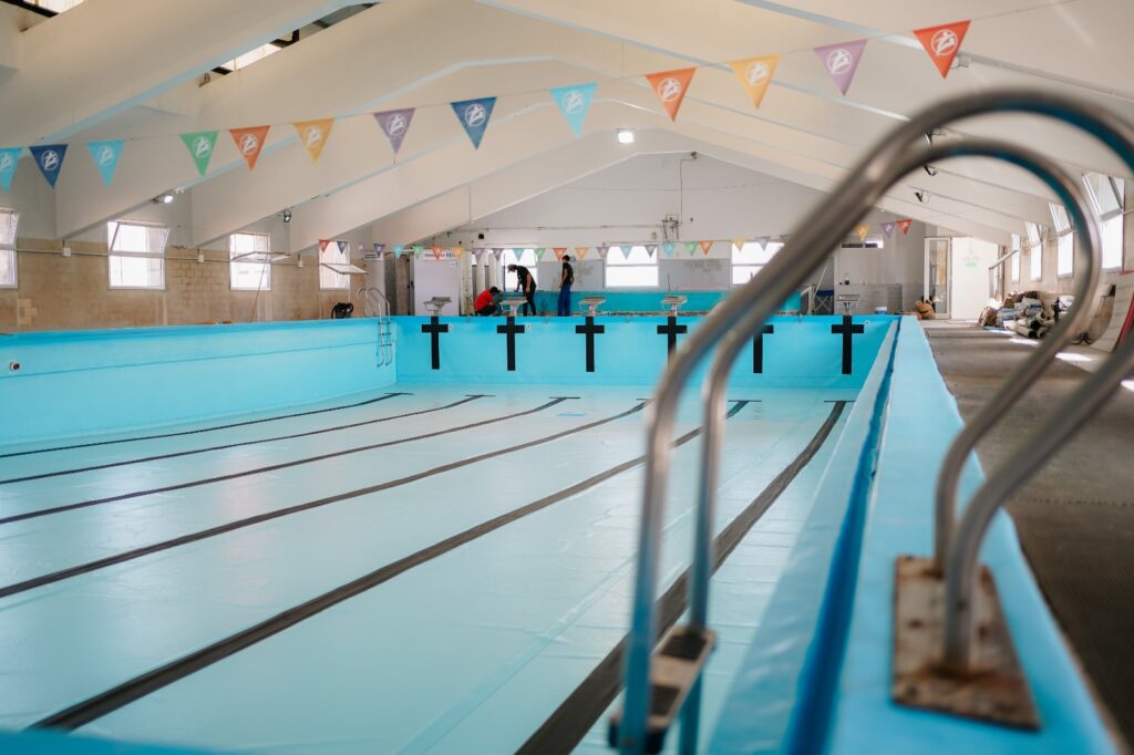 El próximo lunes reabre la pileta del Centro 11