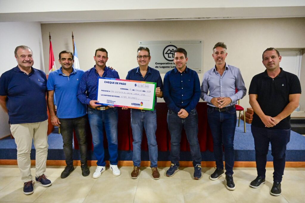La Provincia entregó aportes a cooperativas de los departamentos Río Primero y Río Segundo