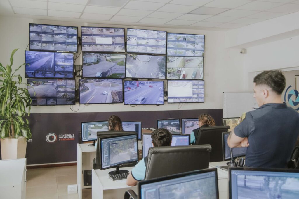 Cadetes recorrieron la Central de Monitoreo para conocer las acciones preventivas en seguridad