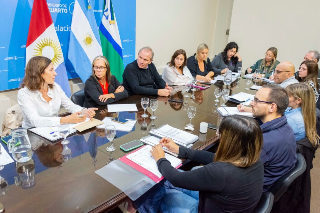La Ministra de Desarrollo Humano se reunió con los equipos técnicos del Municipio para coordinar acciones en áreas claves