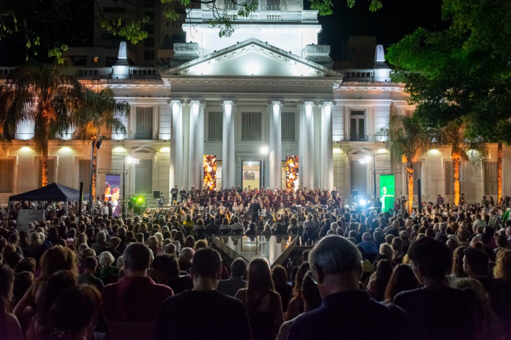 Con una plaza colmada comenzó el Otoño Polifónico