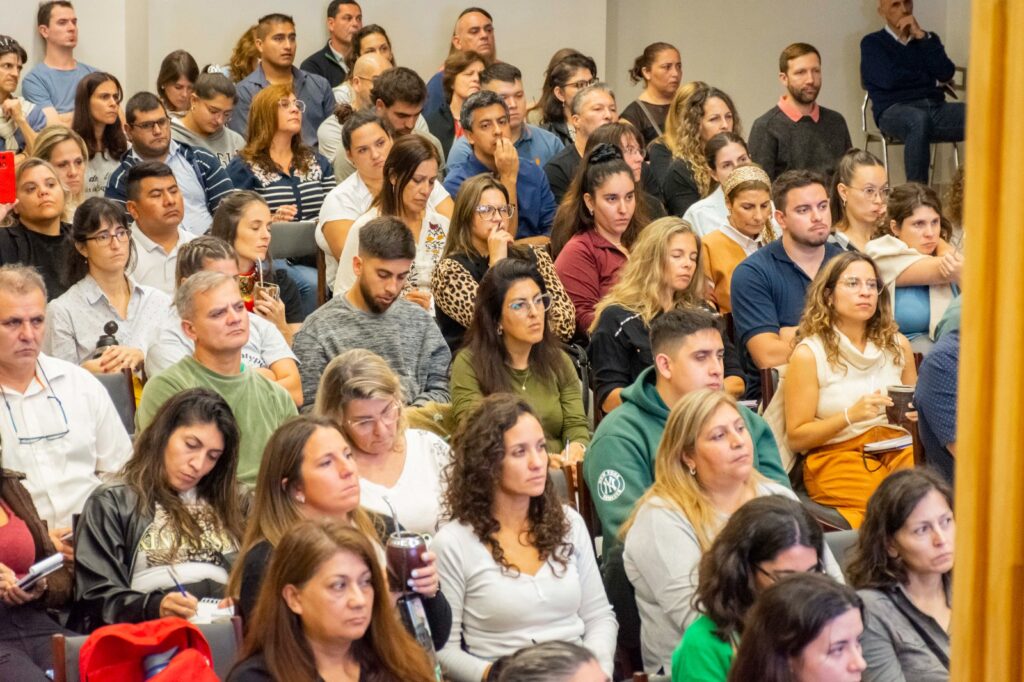 Escuela de Negocios con más de 300 inscriptos