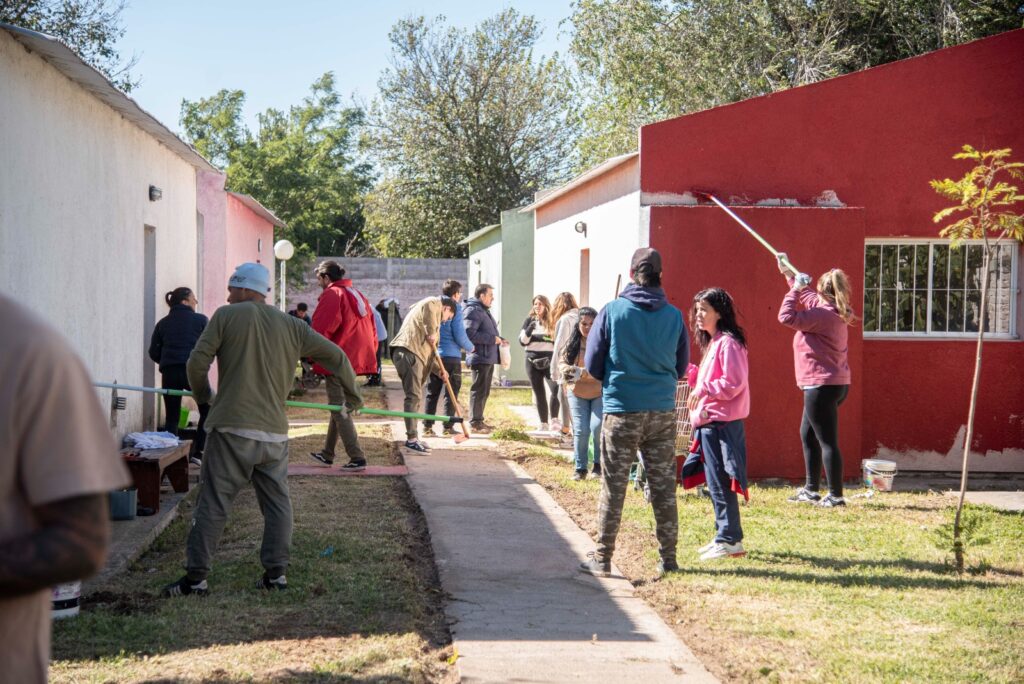 Se concretó una Jornada Solidaria de trabajo en el Centro de Inclusión del Barrio Alberdi
