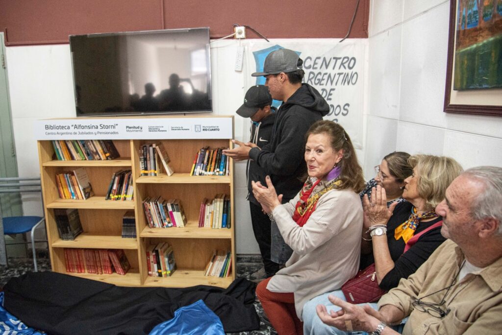 Se inauguró la Biblioteca “Alfonsina Storni” en el Centro Argentino de Jubilados y Pensionados