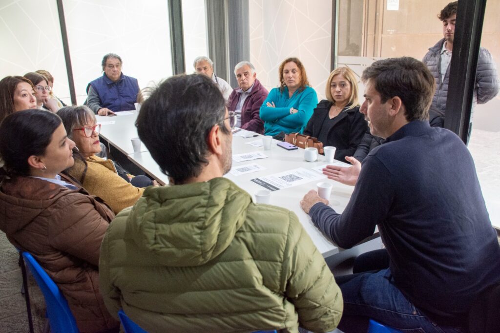Lanzan charlas informativas sobre el Programa «Escuela de Negocios».