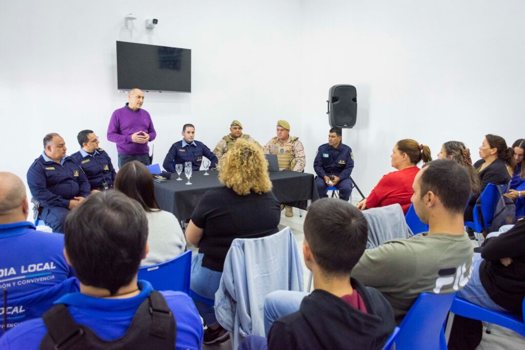 Continúa la capacitación conjunta entre la Guardia Local Preventiva y la Policía de la Provincia