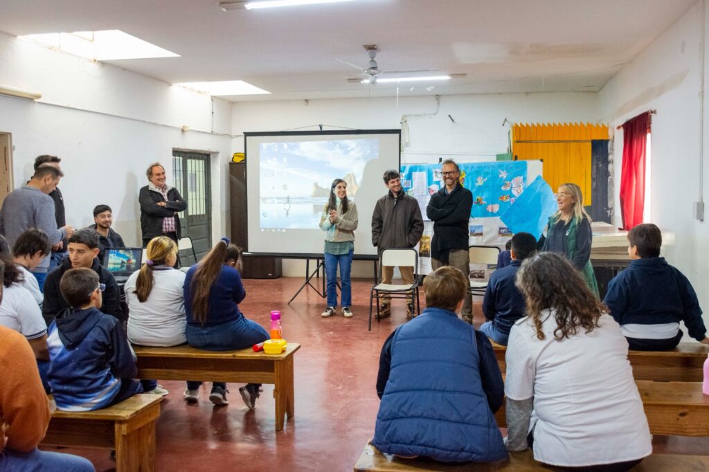 Con 14 opciones de talleres, arrancó La Muni en Tu Cole en escuelas secundarias