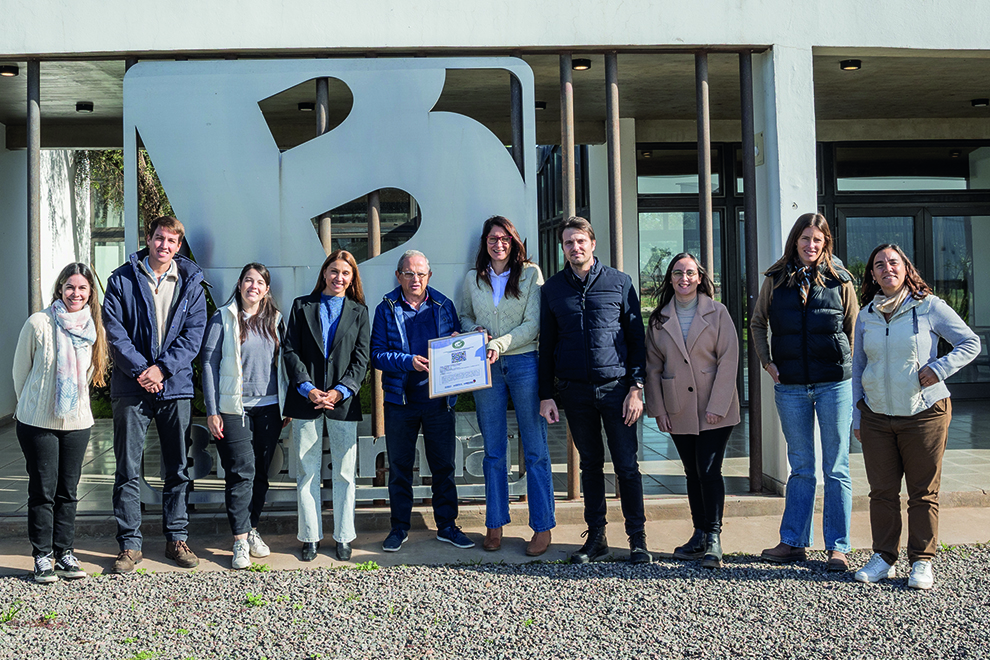 Desarrollo Sostenible: La Provincia entregó el Certificado Ambiental a Biofarma S.A.