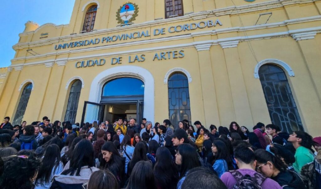 Federal, pública y en expansión: Más de 20 mil personas cursan en la Universidad Provincial