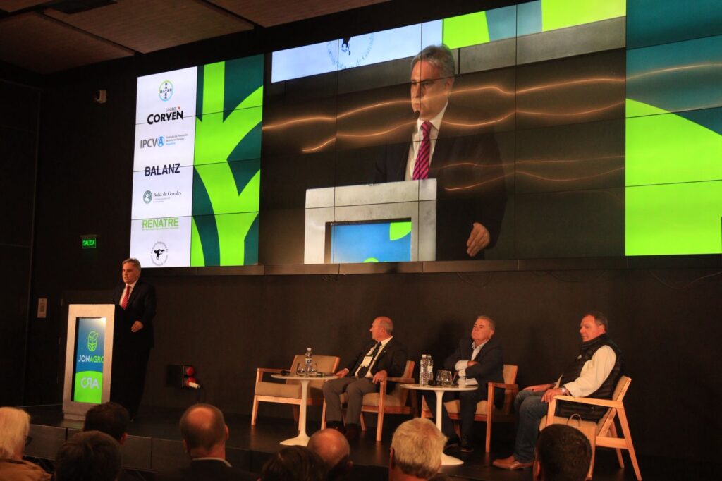 Llaryora reiteró su pedido de eliminar las retenciones al campo, reclamó una nueva ley de Biocombustibles y defendió la Agenda 2030