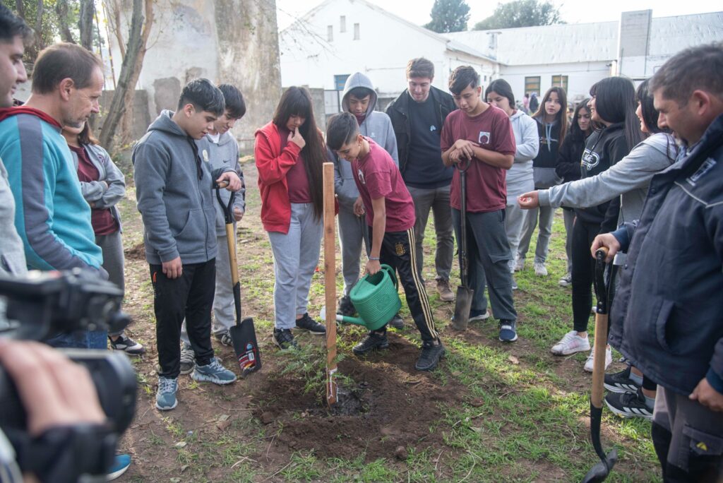 Inclusión: el Municipio llegó con una huerta comunitaria a otros dos colegios
