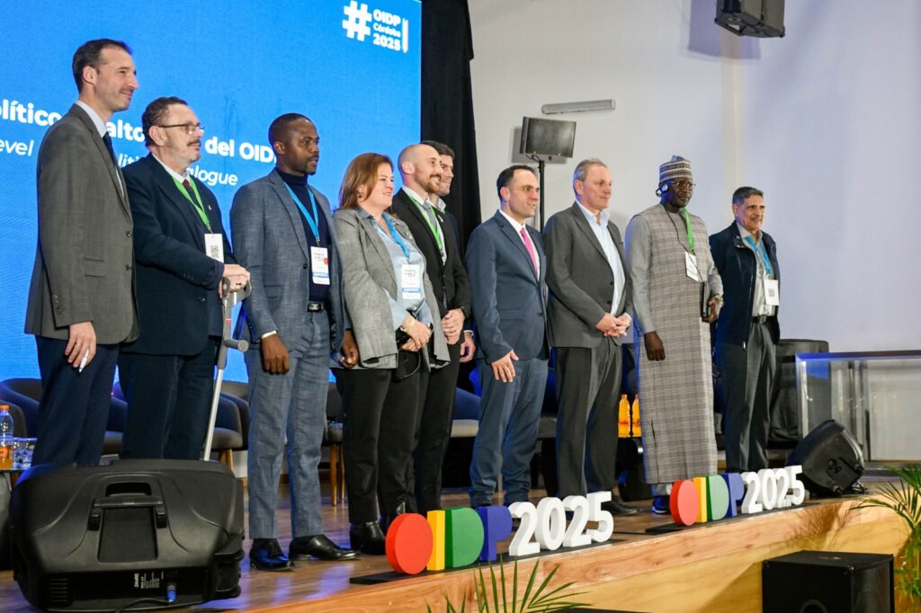 De Rivas disertó en una conferencia internacional sobre democracia participativa