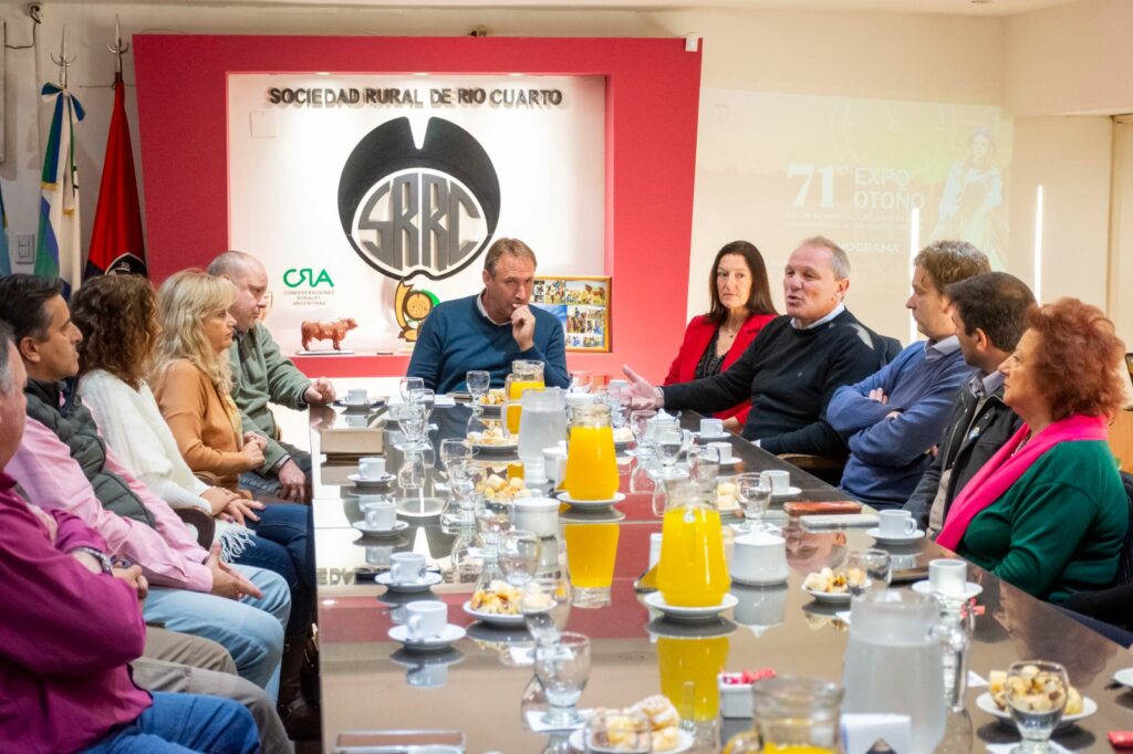 De Rivas participó de la puesta en marcha de la Expo Otoño de la Rural y destacó su potencial
