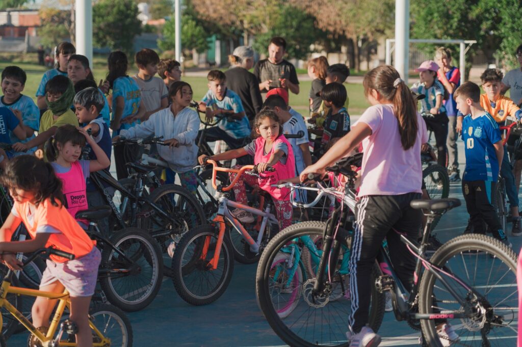 El Deporte Social tuvo su primer Duatlón Kids con la participación de niños y niñas de tres barrios de la ciudad