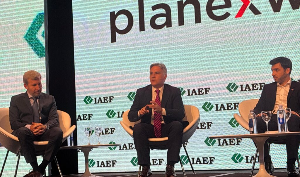 Llaryora participó del 42° congreso anual del Instituto Argentino de Ejecutivos de Finanzas