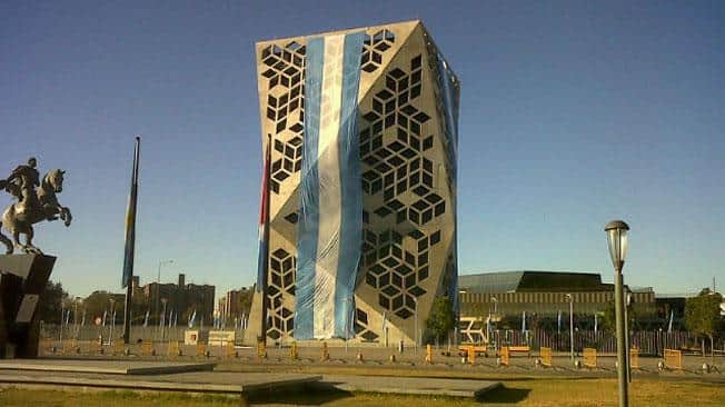 Este viernes cobran jubilados y comienza el pago de los activos provinciales