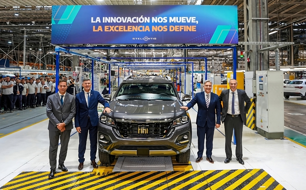 Stellantis inició en Córdoba la producción de su pick-up: “Es la mejor noticia industrial que Argentina tiene en mucho tiempo”, sostuvo Llaryora