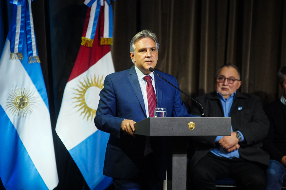 Llaryora volvió a pedir penas más graves para quienes atacan a uniformados: “Estoy al lado de los policías y sus familias”