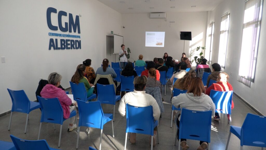 Dictan cursos sobre manipulación de alimentos para comedores comunitarios