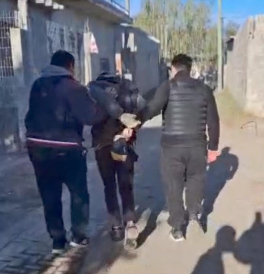 Cuatro detenidos por delitos de robo. Secuestro de cocaína y elementos relacionados a la comercialización de estupefacientes.