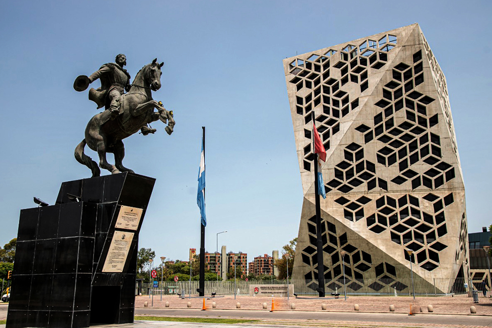 Histórico: Córdoba reabre el mercado internacional al financiamiento para el sector público argentino